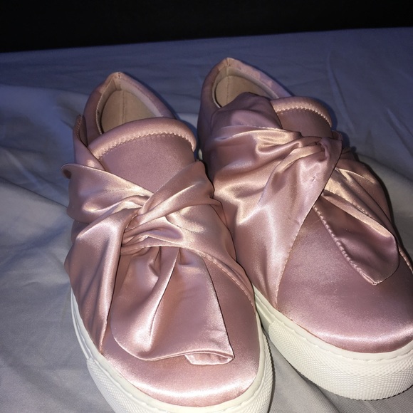 steve madden bow sneakers